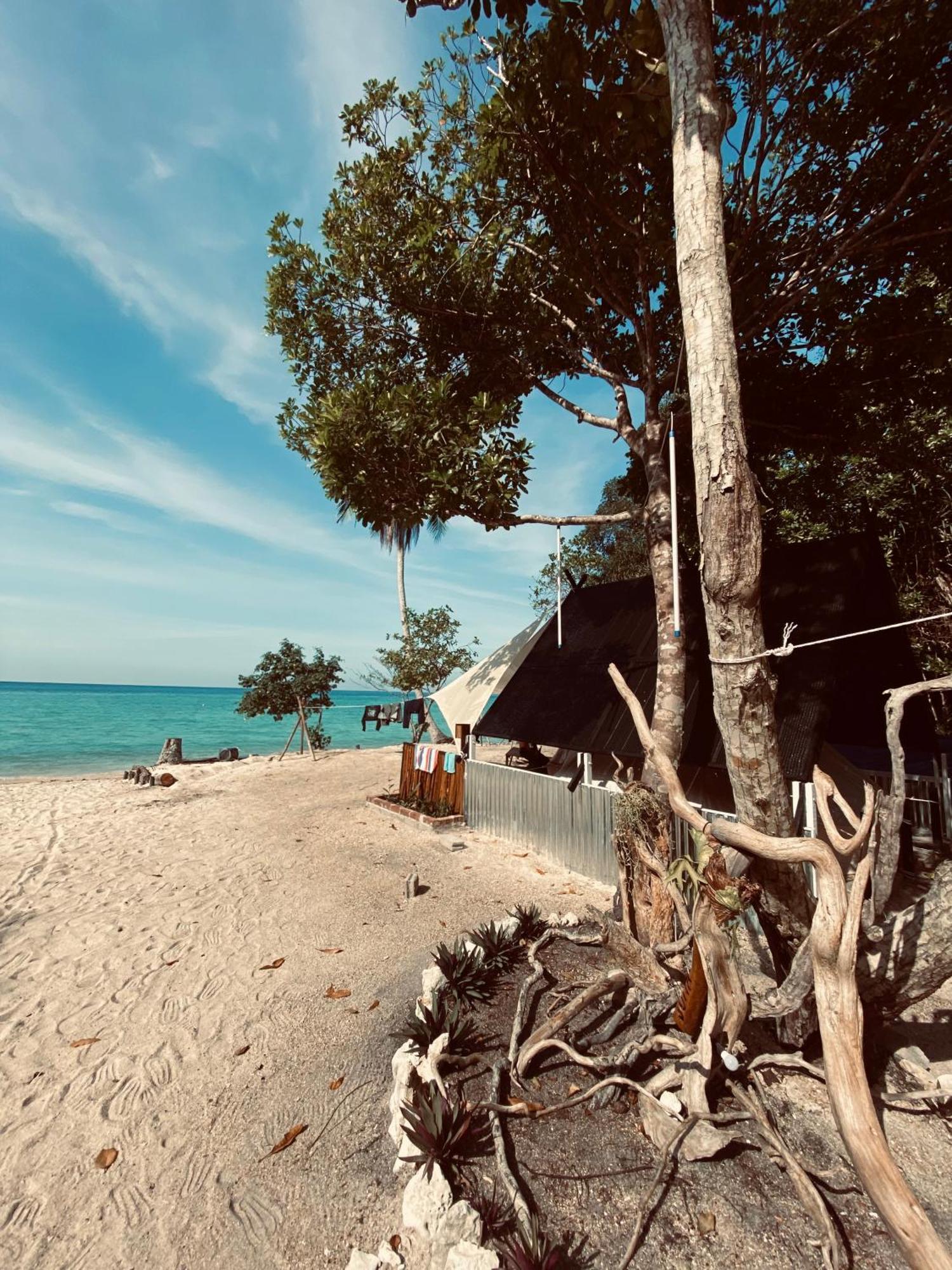 Hotel Juita Glamping Perhentian Island Kampung Kuala Besut Exterior foto